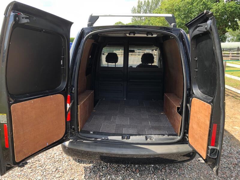 VOLKSWAGEN CADDY